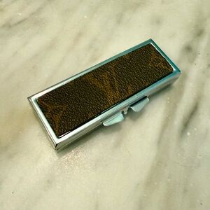 LV Pill Box Compact